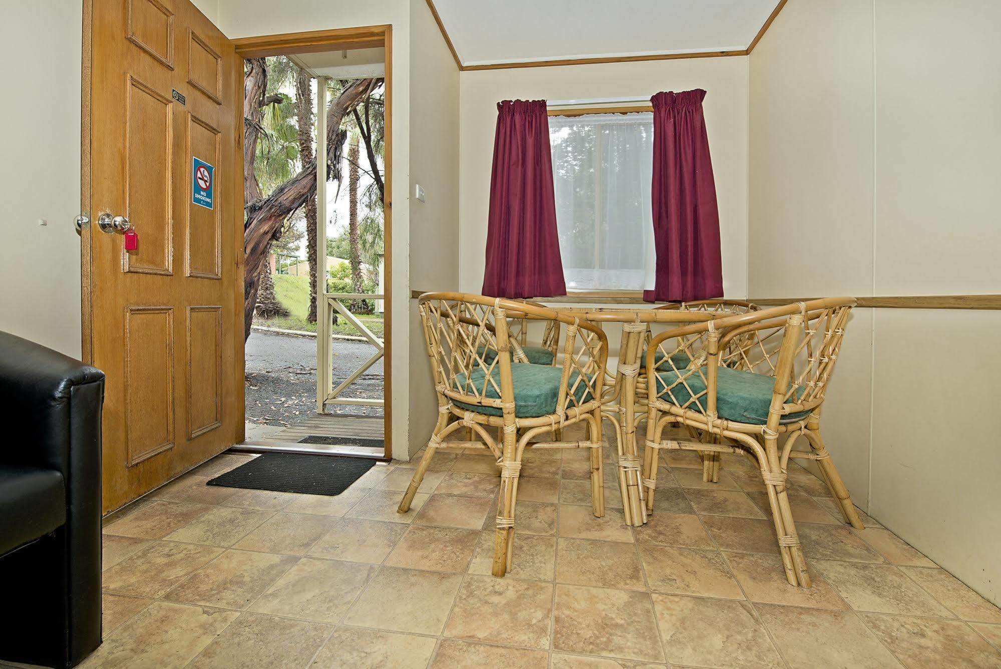 Acclaim Pine Grove Holiday Park Есперанс Екстериор снимка